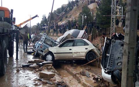 Iran : Le nombre de victimes des inondations atteint les 200 personnes, mais le régime cache les vrais chiffres par peur de la colère populaire
