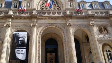 Les manifestations contre la visite du ministre iranien des Affaires étrangères dans les pays européens se poursuivent - Les Iraniens demandent l'expulsion de Javad Zarif de Paris