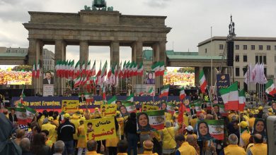 Les partisans de l'opposition iranienne protestent contre la présence du maire de Téhéran à Berlin