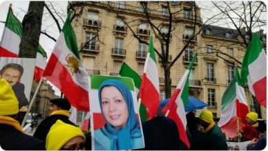 Paris : Manifestation des Iraniens à l’anniversaire de la chute du Chah en face de l’Assemblée nationale