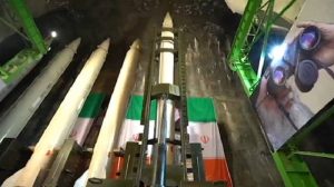 Le CGRI dévoile de nouveaux missiles balistiques au milieu de l’aggravation de la crise de Covid-19 en Iran