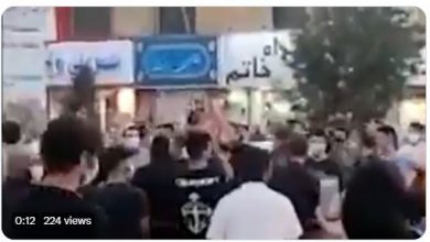 Manifestation à Eslamshahr aux cris de « A bas le dictateur »