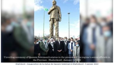 Iran : Des bannières de Soleimani brulées dans différentes villes