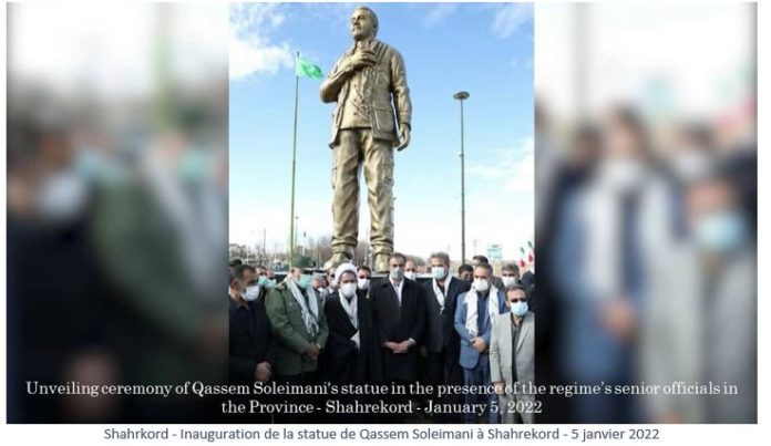 Iran : Des bannières de Soleimani brulées dans différentes villes
