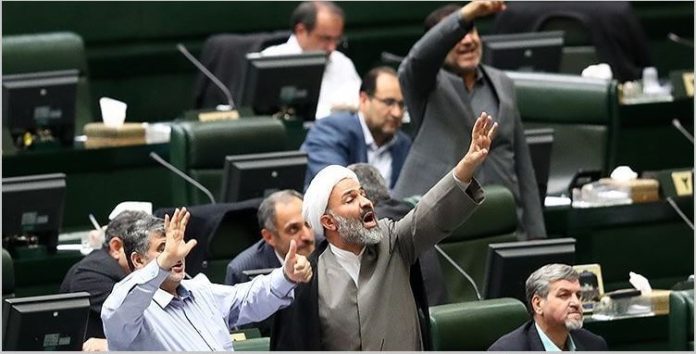 Iran : Raïssi inflexible sur la suppression du taux de change officiel, les députés mettent en garde contre ses conséquences