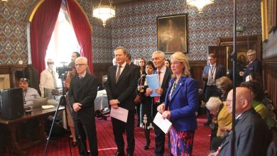 Les députés britanniques soutiennent la volonté du peuple iranien pour un changement de régime