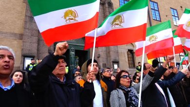 Stockholm : Les Iraniens protestent contre des affiches du Vevak des mollahs