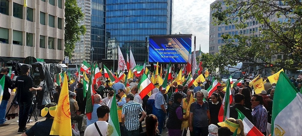 Des Iraniens et des députés belges organisent un rassemblement massif pour condamner le traité Iran-Belgique