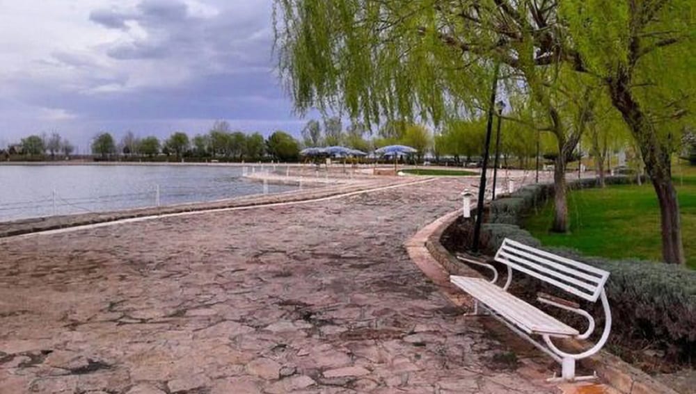 Diffusion par haut-parleurs de slogans contre le régime à Machad