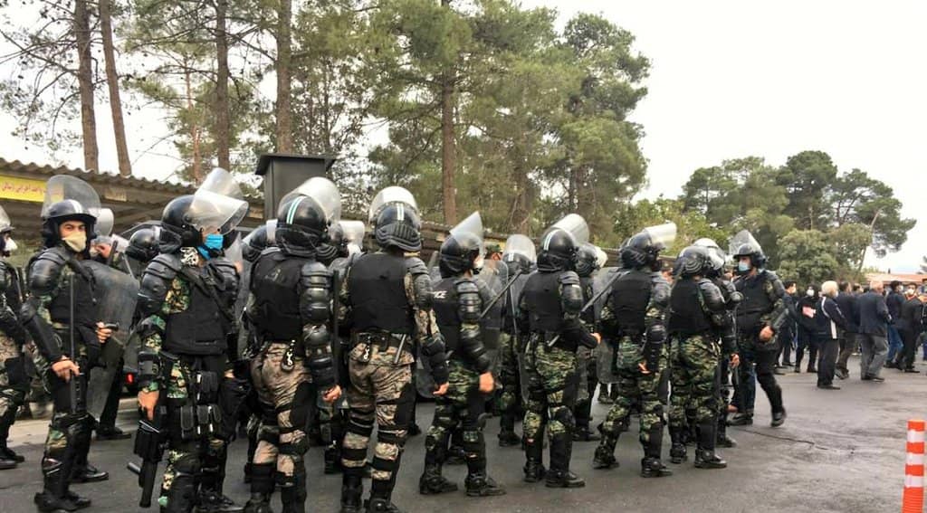 Ordres exécutifs du commandant du QG opérationnel Fatah, du Corps de protection du Grand Téhéran du corps des pasdarans à deux unités de sécurité et cinq bases du Bassidj