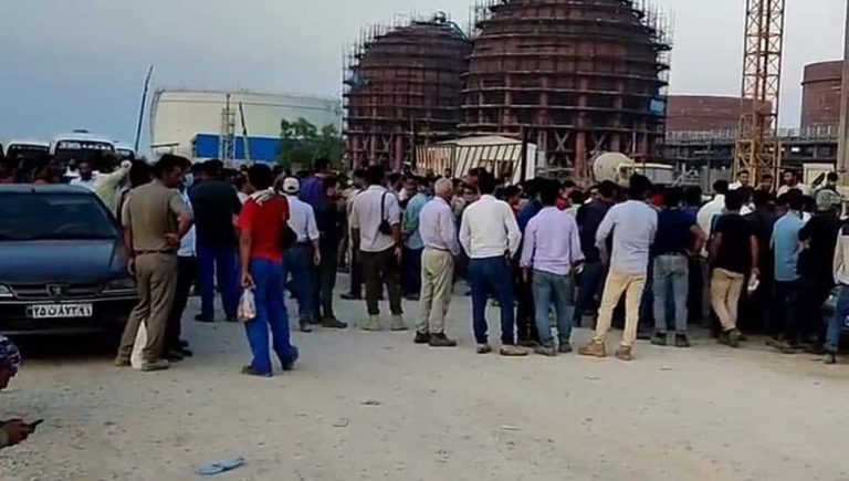 https://fr.ncr-iran.org/actualites/iran-protestations-2/manifestations-en-iran-la-signification-de-la-greve-des-travailleurs-du-petrole/