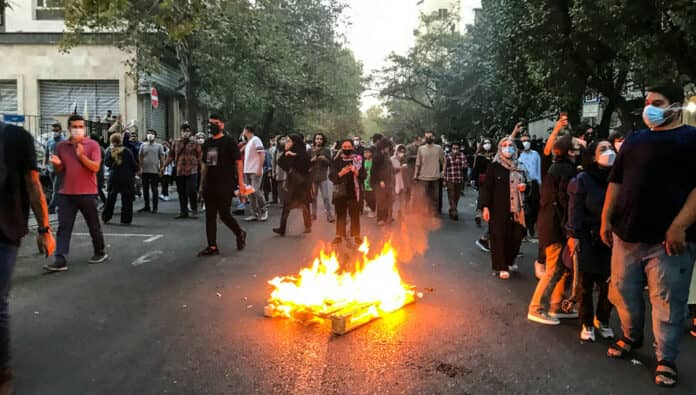 Au 89e jour de soulèvement national, poursuite des manifestations à Téhéran et en province