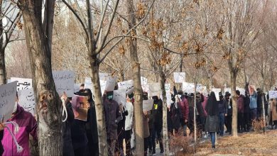 Au 90e jour du soulèvement, incendie de centres de la milice du Bassidj et manifestations nocturnes