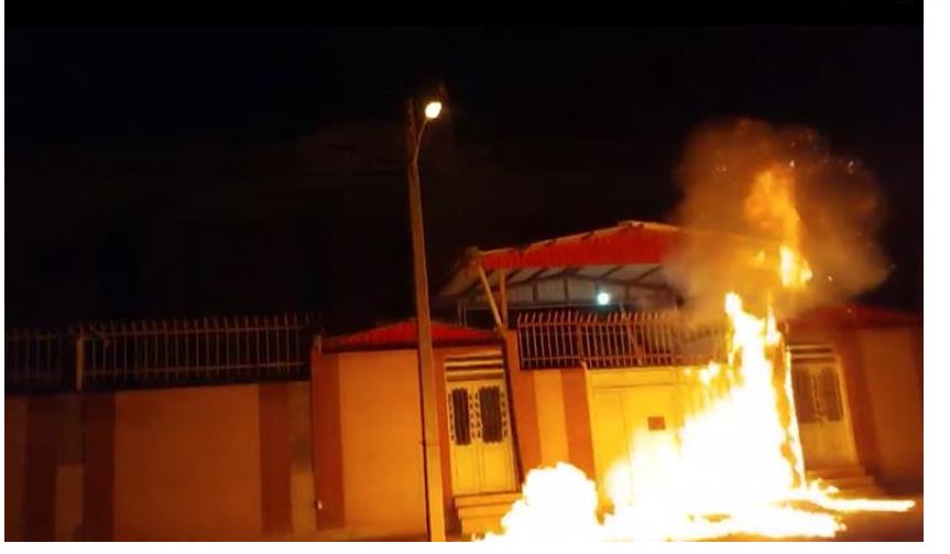 Iran : De jeunes insurgés visent le complexe judiciaire du régime à Kerman