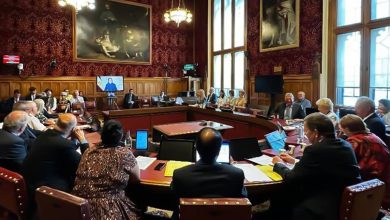 Cinq cent vingt-cinq parlementaires britanniques soutiennent le soulèvement iranien et le plan pour la démocratie de Radjavi