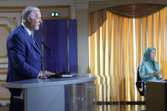 Une conférence du CNRI à Paris commémore l’anniversaire du soulèvement iranien de 2022
