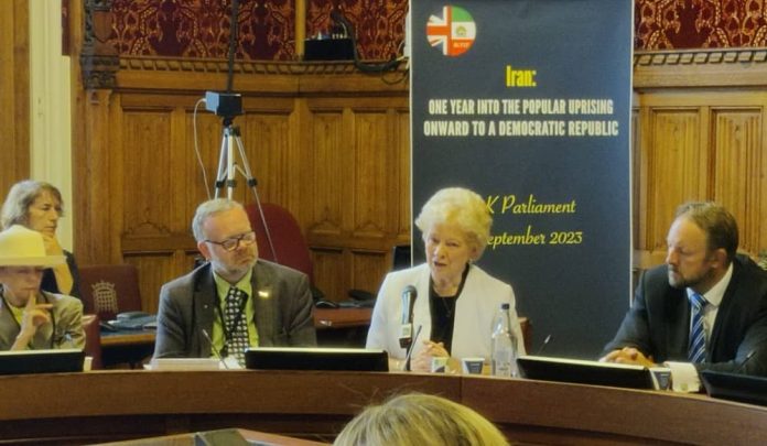Les députés britanniques honorent le soulèvement iranien de 2022 et soutiennent la Résistance