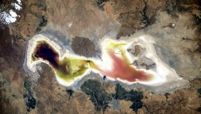 Un journal officiel iranien annonce la mort du lac Ourmia