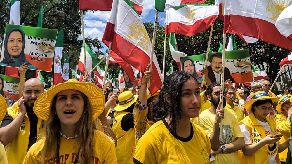 Téhéran accroît la désinformation et la propagande à l’approche du rassemblement annuel Pour un Iran libre