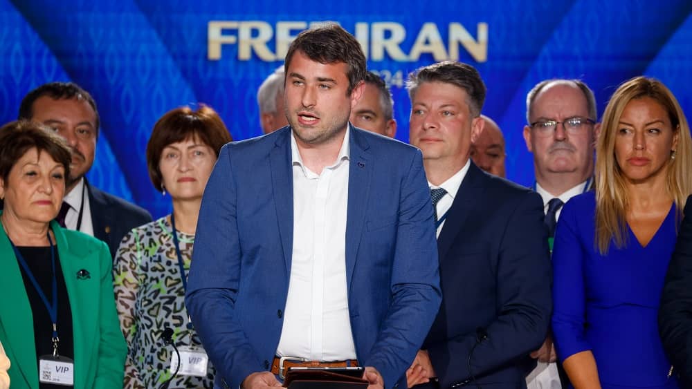 L’eurodéputé allemand Niels Geuking : La participation massive au rassemblement de la Résistance à Berlin était la véritable voix de l’Iran