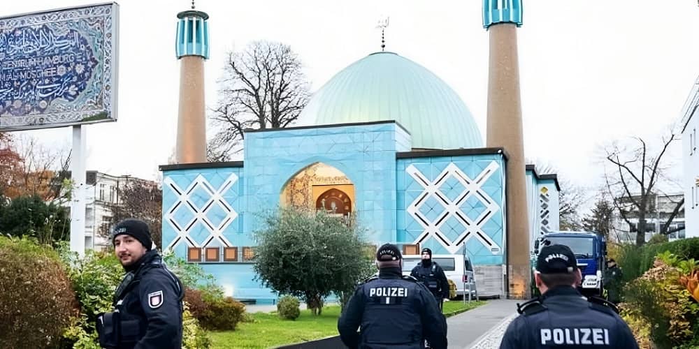 La police investie les centres culturels du régime iraniens à travers l’Allemagne