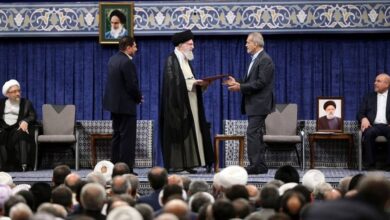 \Iran : Conflits entre factions alors que le nouveau président du régime est confirmé par Khamenei