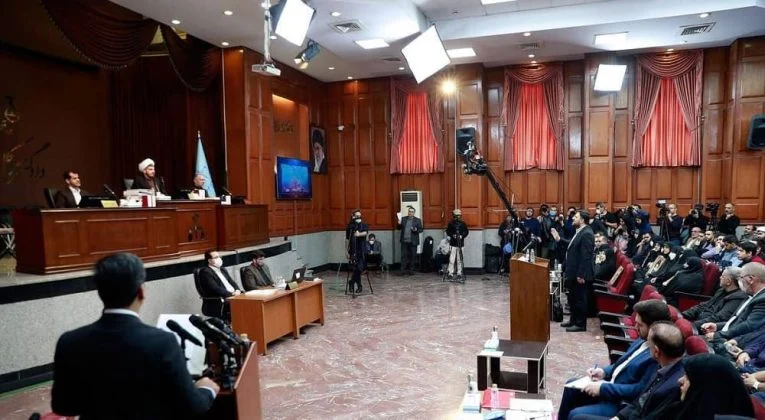 Le procès-spectacle du régime iranien cherche à justifier les exécutions de masse