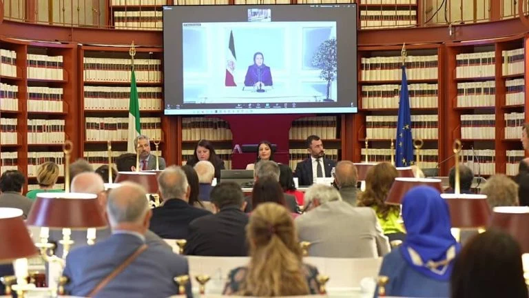 Une conférence au Parlement italien condamne les exécutions en Iran et soutient la résistance