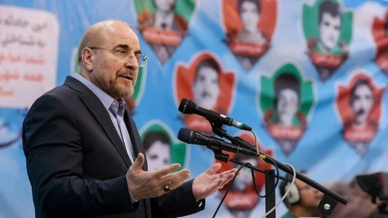Les dirigeants iraniens s’unissent derrière la position intransigeante de Khamenei contre les négociations avec les États-Unis