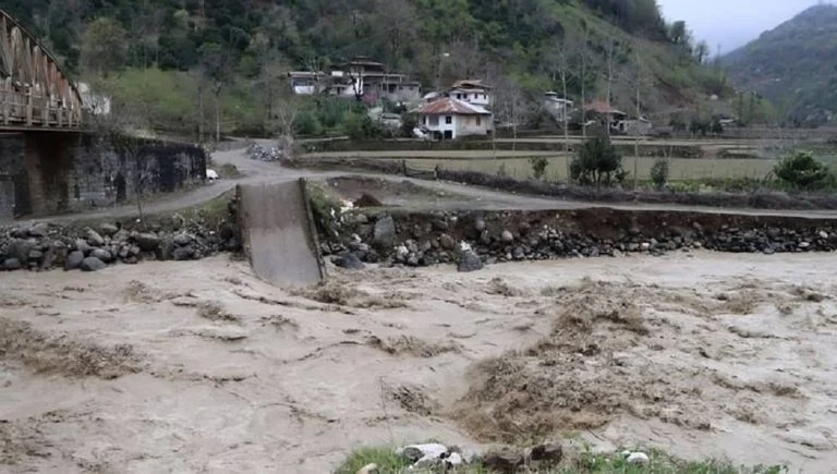 Iran : Inondations et glissements de terrain ravagent la province du Gilan