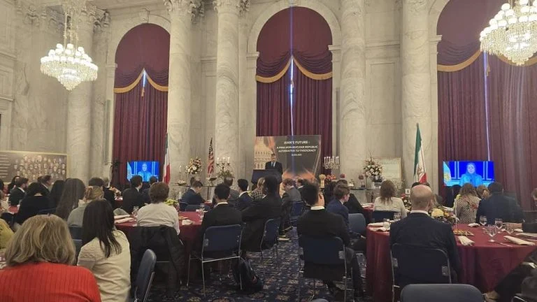 Des sénateurs américains et experts en sécurité nationale soutiennent la résistance iranienne lors d’un événement bipartisan au Sénat