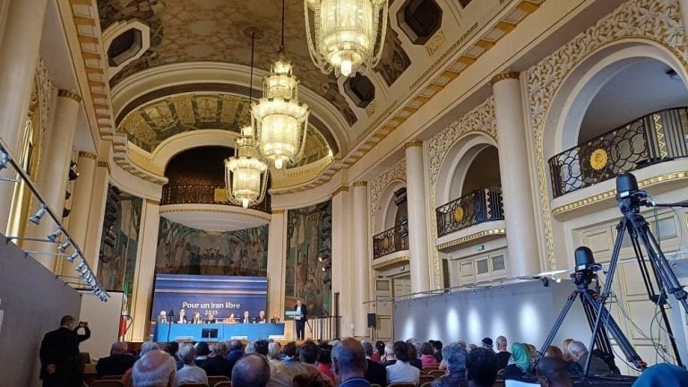 Soutien de 1 000 maires de France : Conférence à la mairie de Paris contre les exécutions en Iran