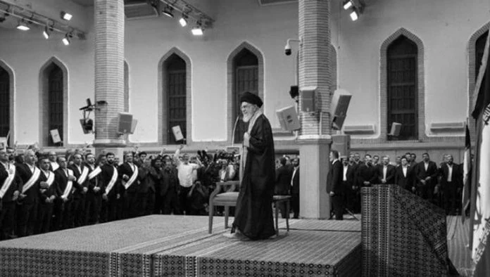 Iran : Khamenei met en garde contre les « complots ennemis »