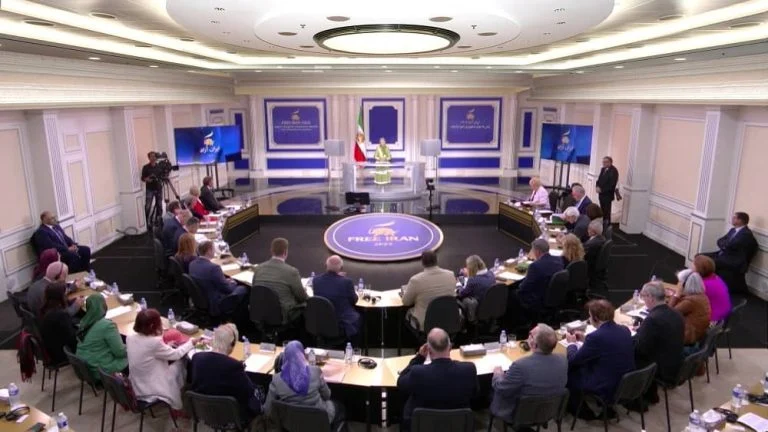 Des dignitaires internationaux se mobilisent pour une nouvelle politique iranienne et soutiennent le CNRI, une alternative démocratique