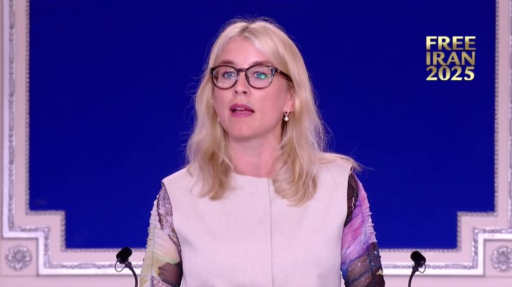 La députée islandaise Dilja Mist Einarsdottir : Les femmes et les jeunes mènent le mouvement pour le changement en Iran