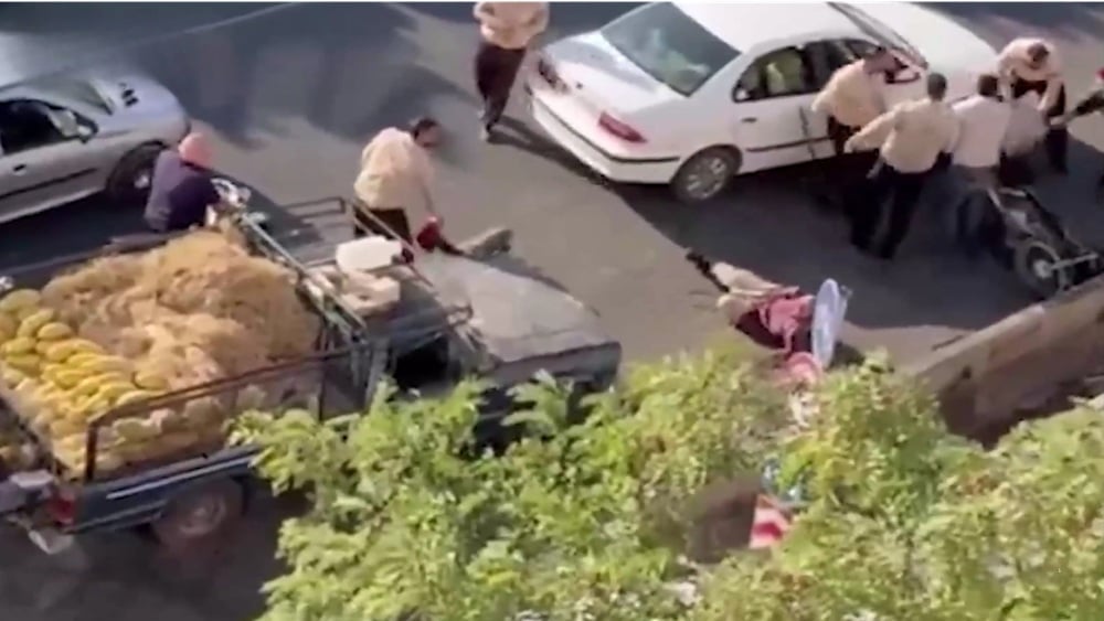 Violence contre les vendeurs à Qazvin: la peur du régime iranien face à une population affamée