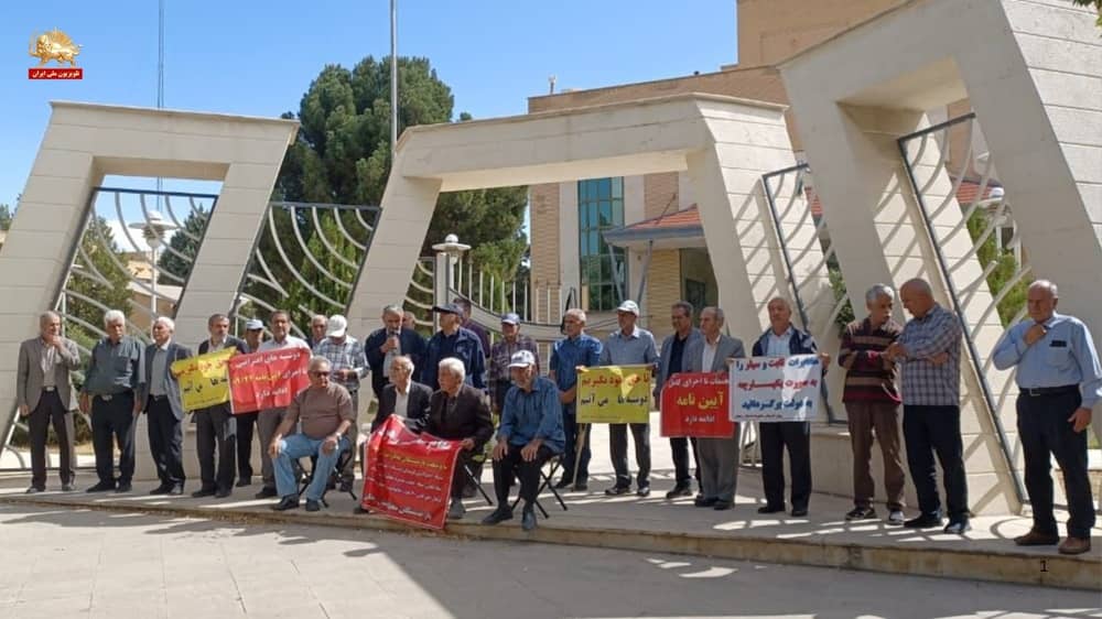 Des manifestations à grande échelle secouent l’Iran : retraités et travailleurs dénoncent la corruption et les arriérés de salaires