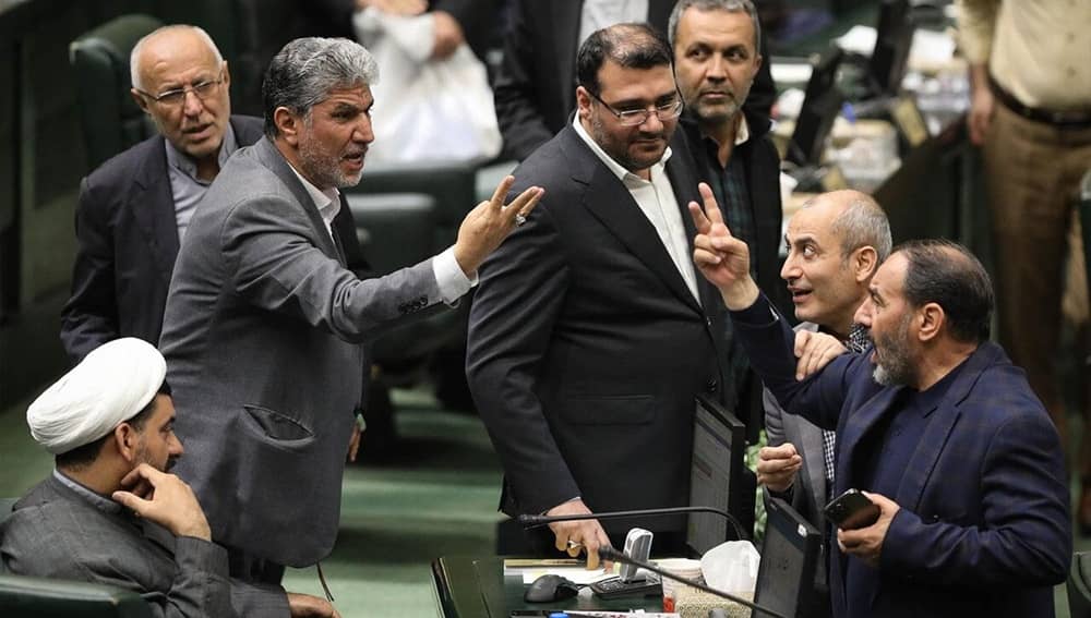 L’emprise de Khamenei sur le pouvoir s’effrite dans un contexte d’intensification des guerres de factions