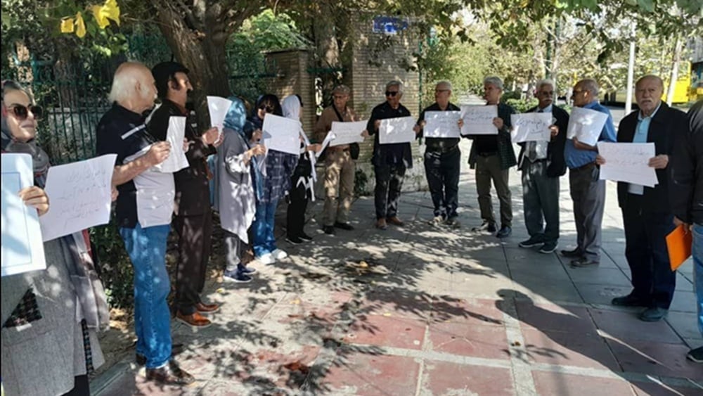 Retraités et infirmières iraniens manifestent contre la corruption du gouvernement et les entreprises liées à l’État
