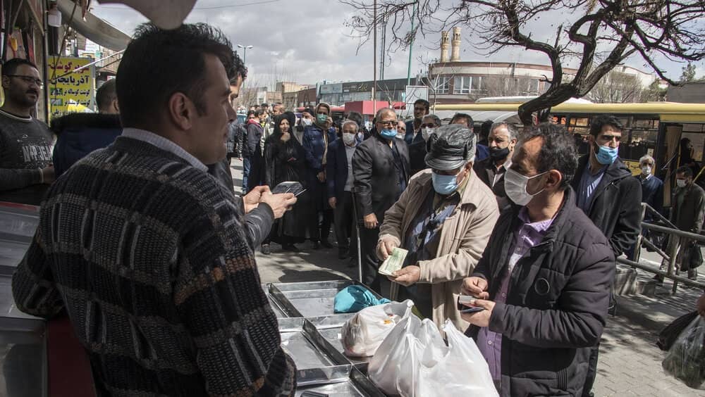 L’effondrement de l’économie iranienne : corruption, hausse des prix et un régime qui se nourrit de son peuple