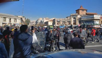 Deuxième jour de grève paralysant le Grand Bazar de Téhéran, la devise atteint un niveau historiquement bas