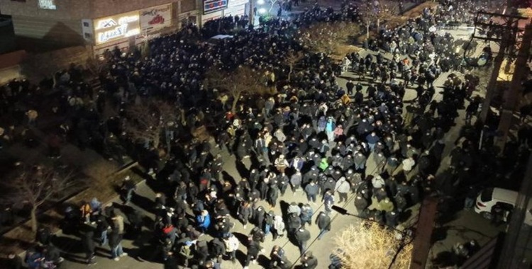 Iran, 14e jour de manifestations : La tentative de répression numérique du régime échoue, le mouvement s’étend à 190 villes