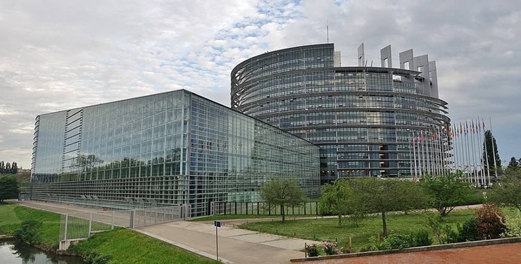 D’anciens dirigeants européens exhortent l’UE à inscrire les Gardiens de la révolution iraniens sur la liste noire et à soutenir le soulèvement pro-démocratie