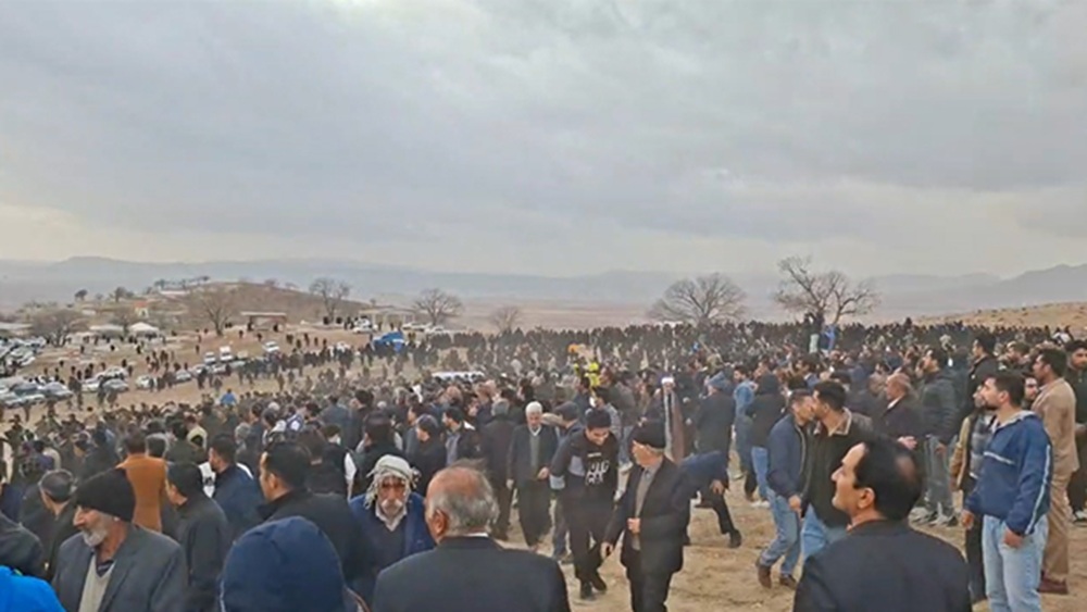 Soulèvement en Iran au 6e jour : Les manifestations s’étendent aux quartiers de Téhéran, des funérailles dégénèrent en affrontements dans les provinces