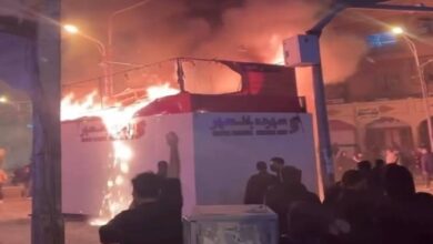 La résistance se poursuit dans les villes en Iran, l’Italie demande le listing des Pasdaran