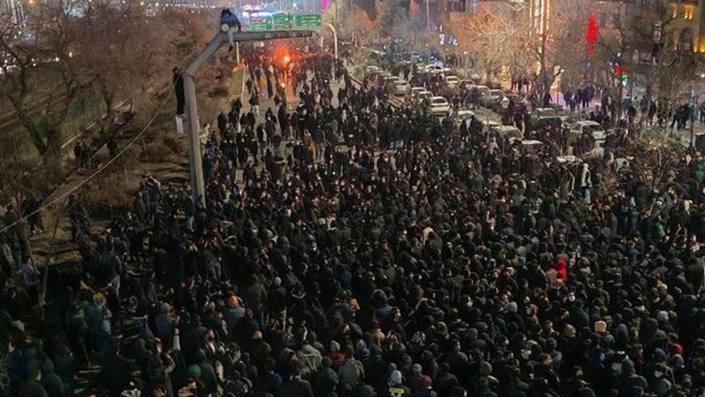 22e jour des protestations en Iran : Le régime déploie des milices étrangères ; augmentation du nombre de morts