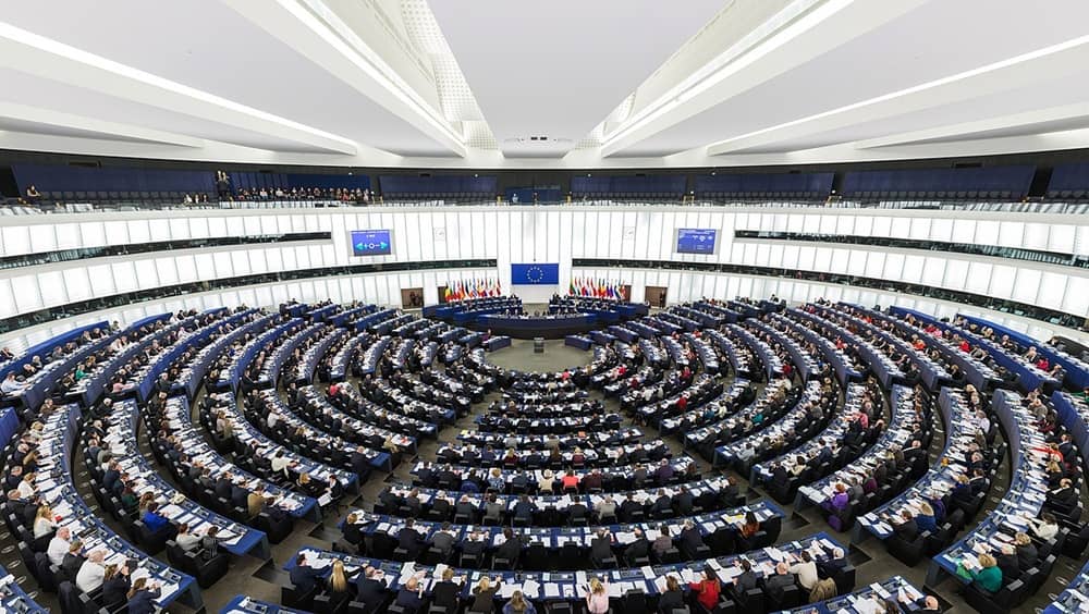Le Parlement européen adopte la résolution sur les droits de l’homme en Iran (524 voix pour, 3 contre) et soutient un renforcement de l’action de l’UE