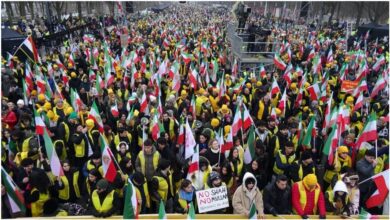 Des dizaines de milliers de personnes se rassemblent à Berlin pour rejeter le régime monarchique et théocratique et soutenir le soulèvement du peuple iranien
