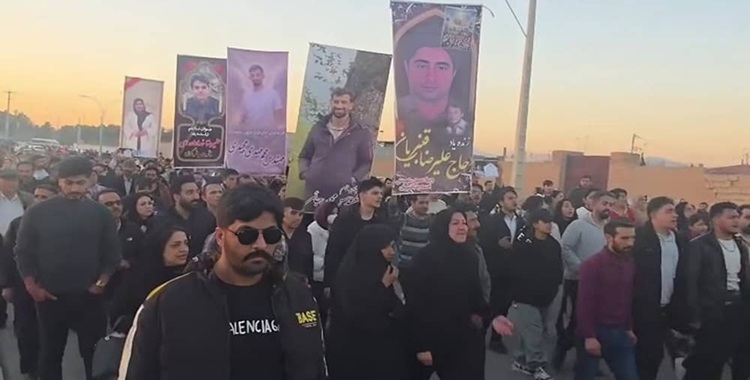 Des rassemblements massifs à travers l’Iran à l’occasion du 40e jour de commémoration, mettent à l’épreuve l’emprise défaillante du régime sur le pouvoir
