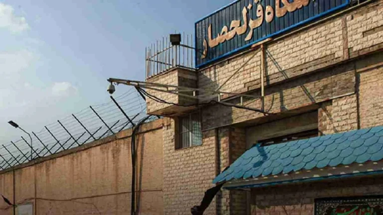Iran : Raid de la garde antiémeute sur l’unité 4 de la prison de Ghezel Hessar et transfert de 22 prisonniers politiques vers un lieu inconnu